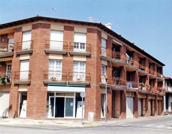 Palafolls Inmobiliaria Salmerón 4 casas + 6 pisos C. Pompeu Fabra 1988-1989